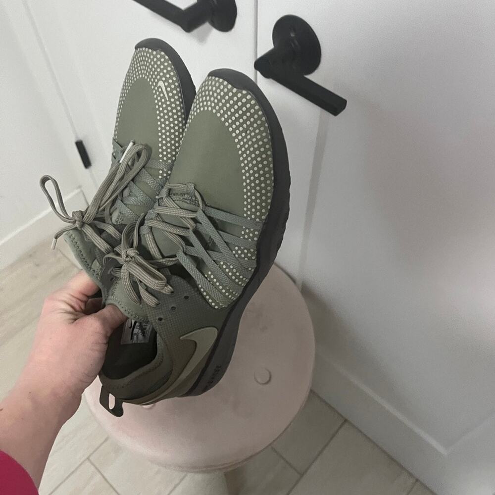 NEW Nike Free Training 7 Shield Green Sneakers Size 10 - Picture 7 of 8